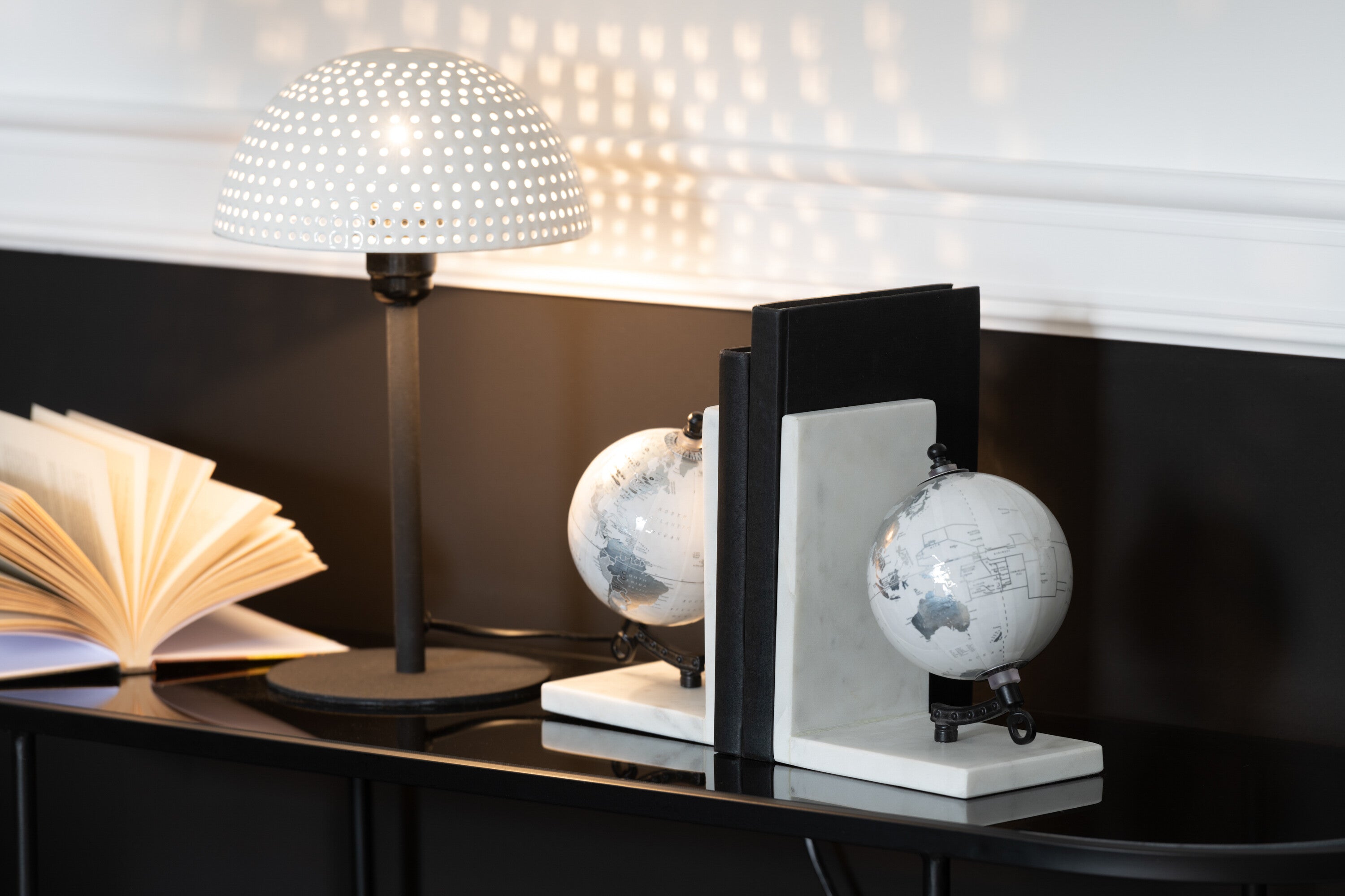 Lampe de table champignon, pois, métal, blanc brillant/noir, petite taille - J-LINE