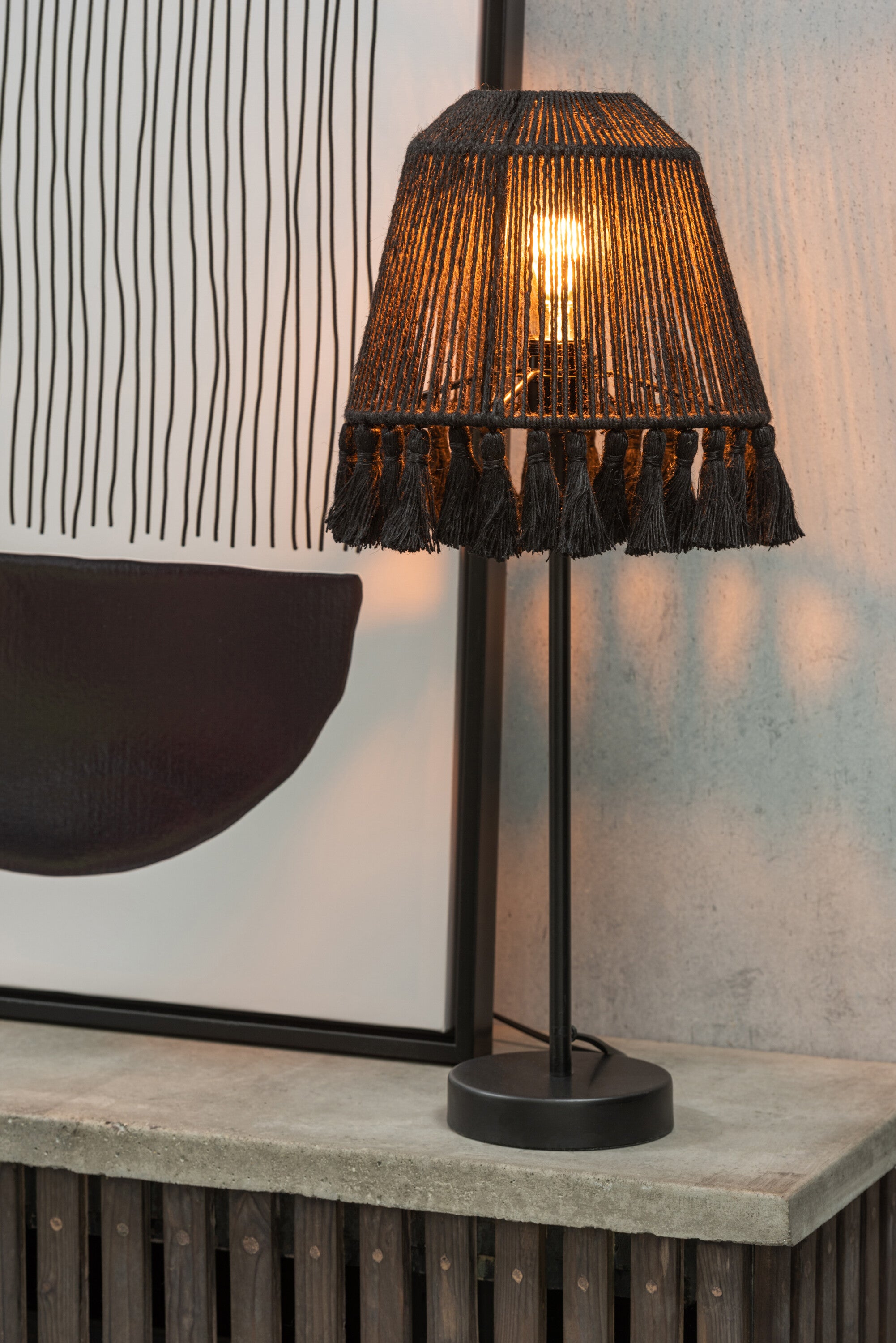 Lampe de table Mila en jute noire - J-LINE