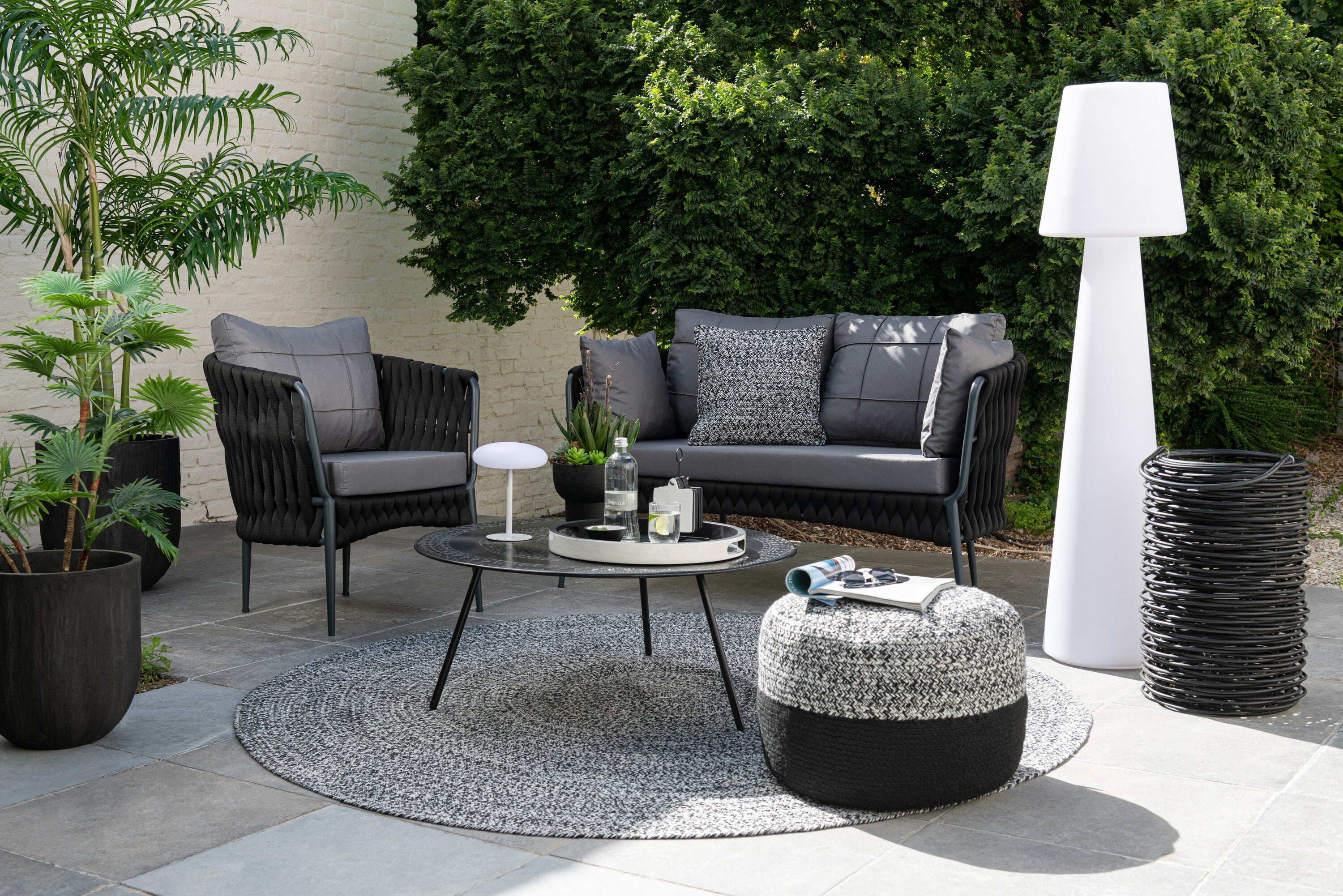 Poef Miami Strip Poly Zwart/Wit - J-LINE