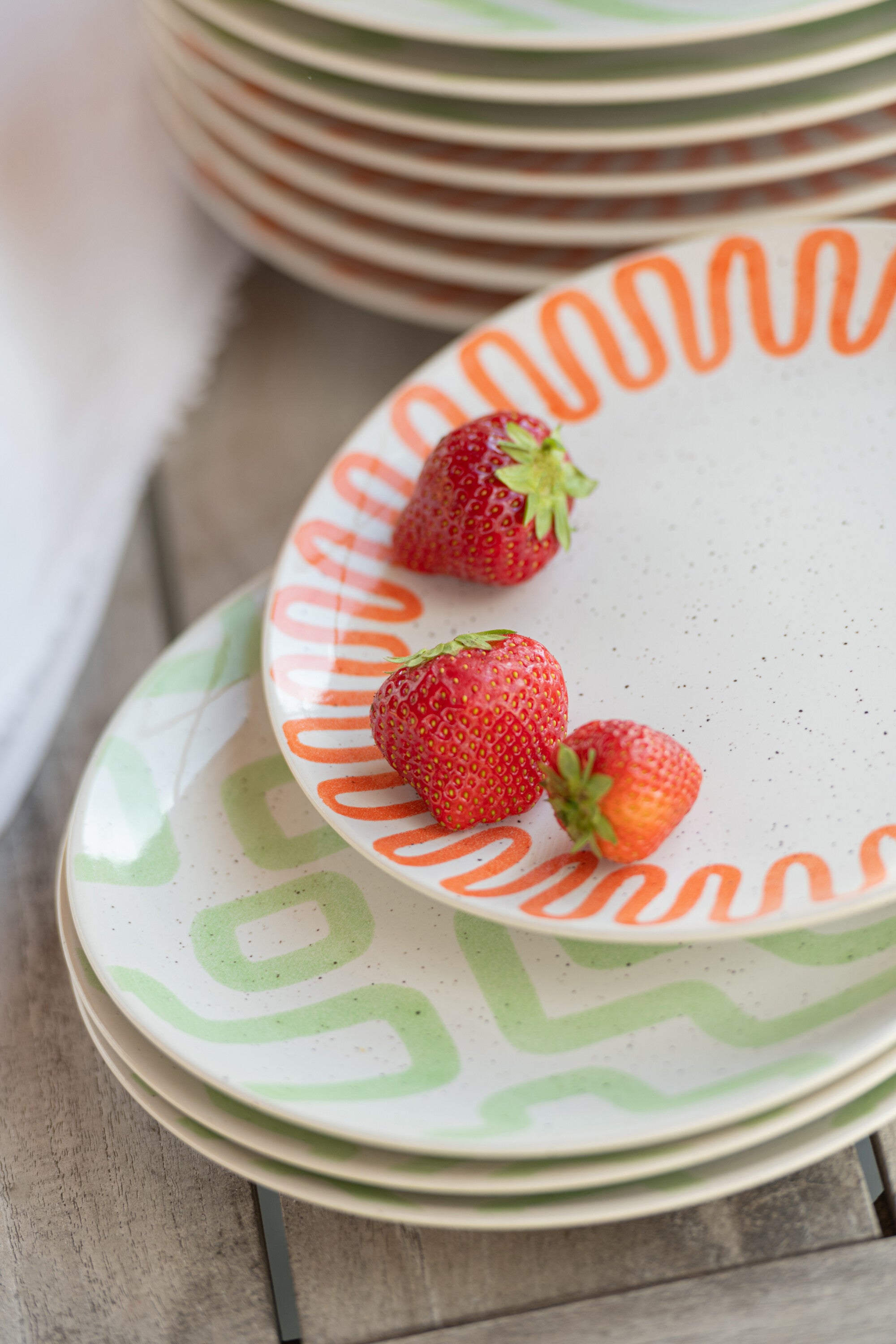 Assiette courbe en porcelaine orange L - J-LINE