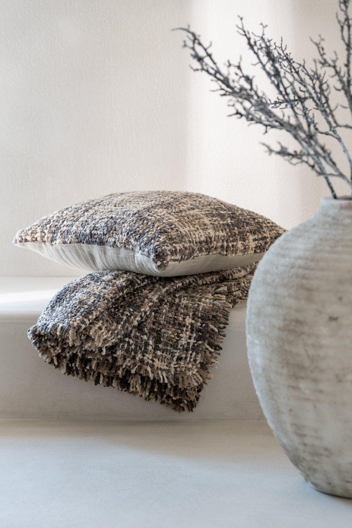 Coussin tweed acrylique/coton brun/beige - J-LINE