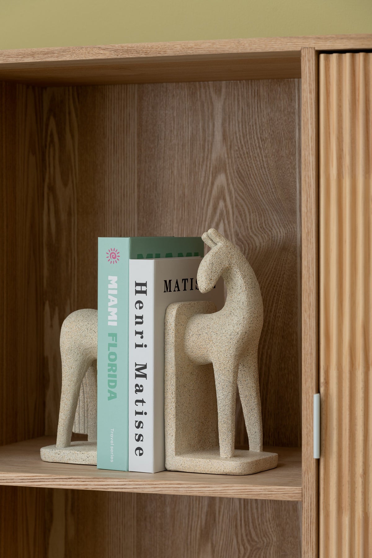 Serre-livres cheval moderne résine beige - J-LINE