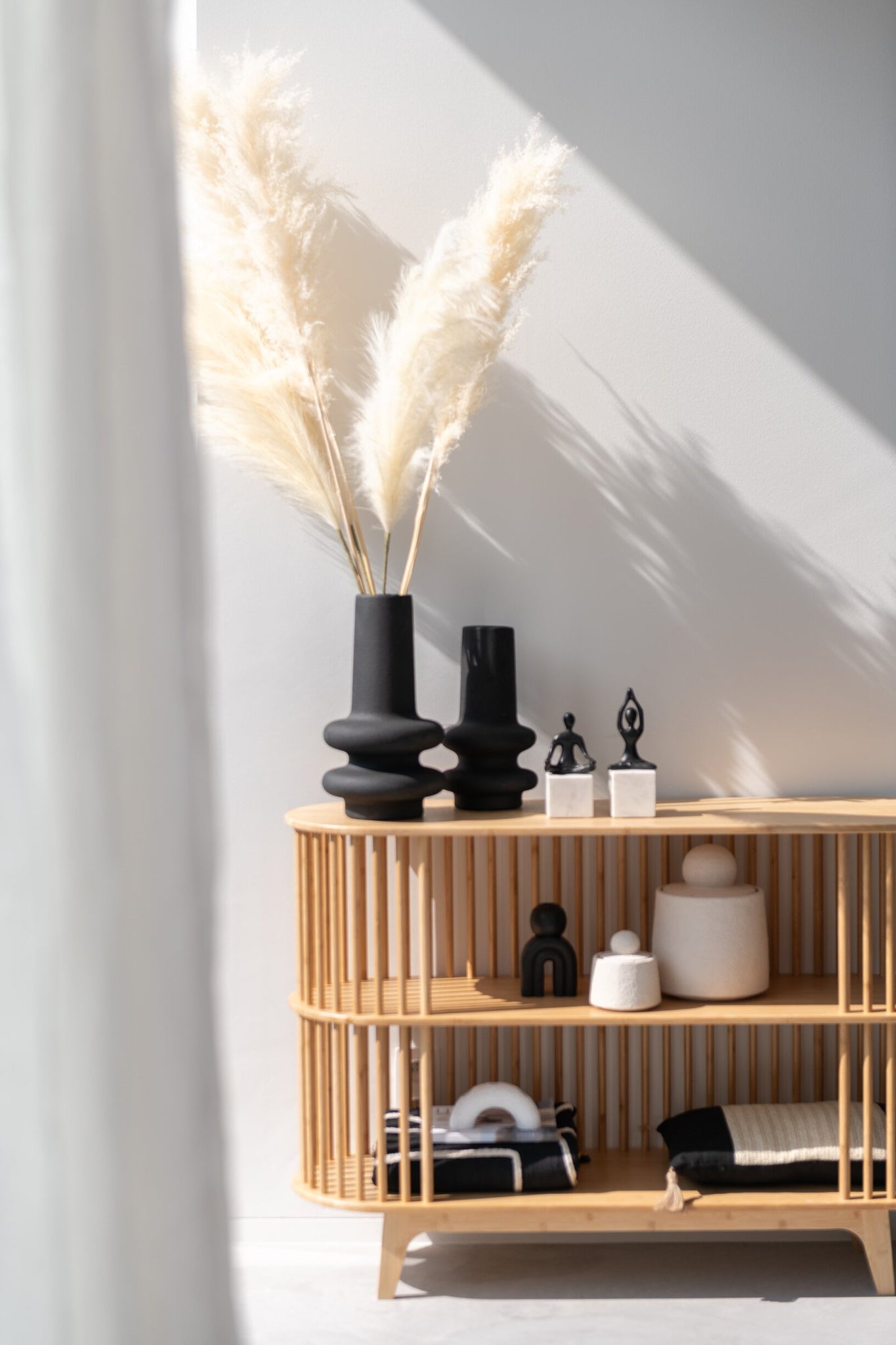 Vase Lyra Argile Noir S - J-LINE