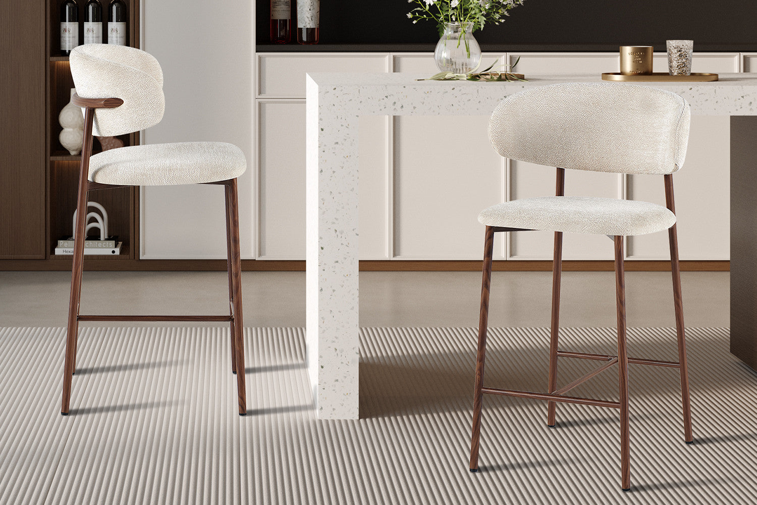 NIEUW - Counterstoel 'Coco' Walnoot - Stof Raven 24 Beige - RS