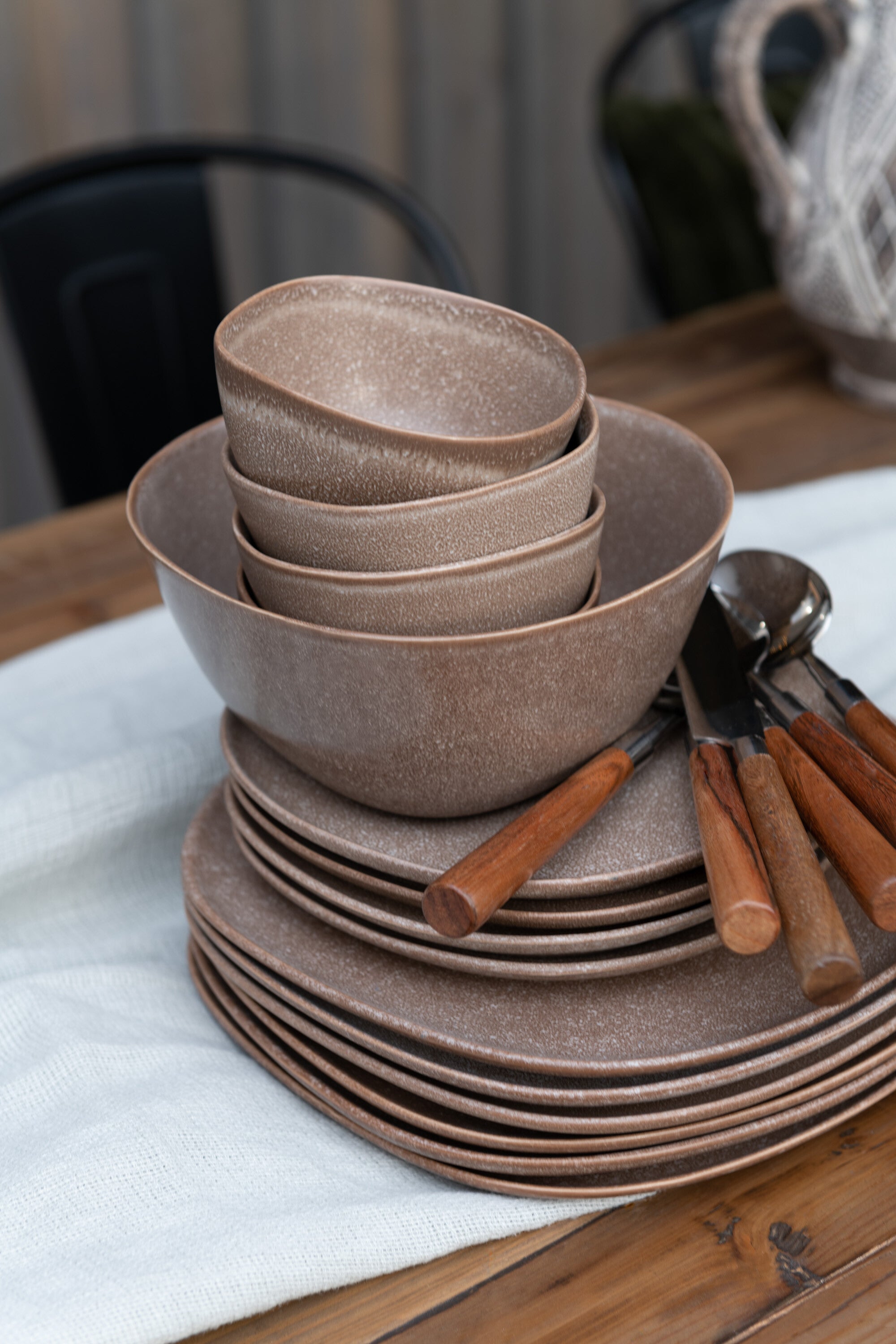 Bord Louise Keramiek Cognac M - J-LINE