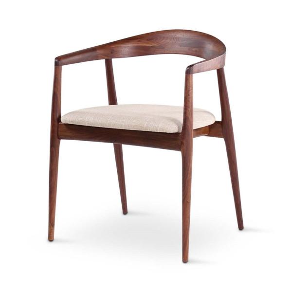 Armstoel Pura inclusief bisque kussen - naturel of walnoot VDC