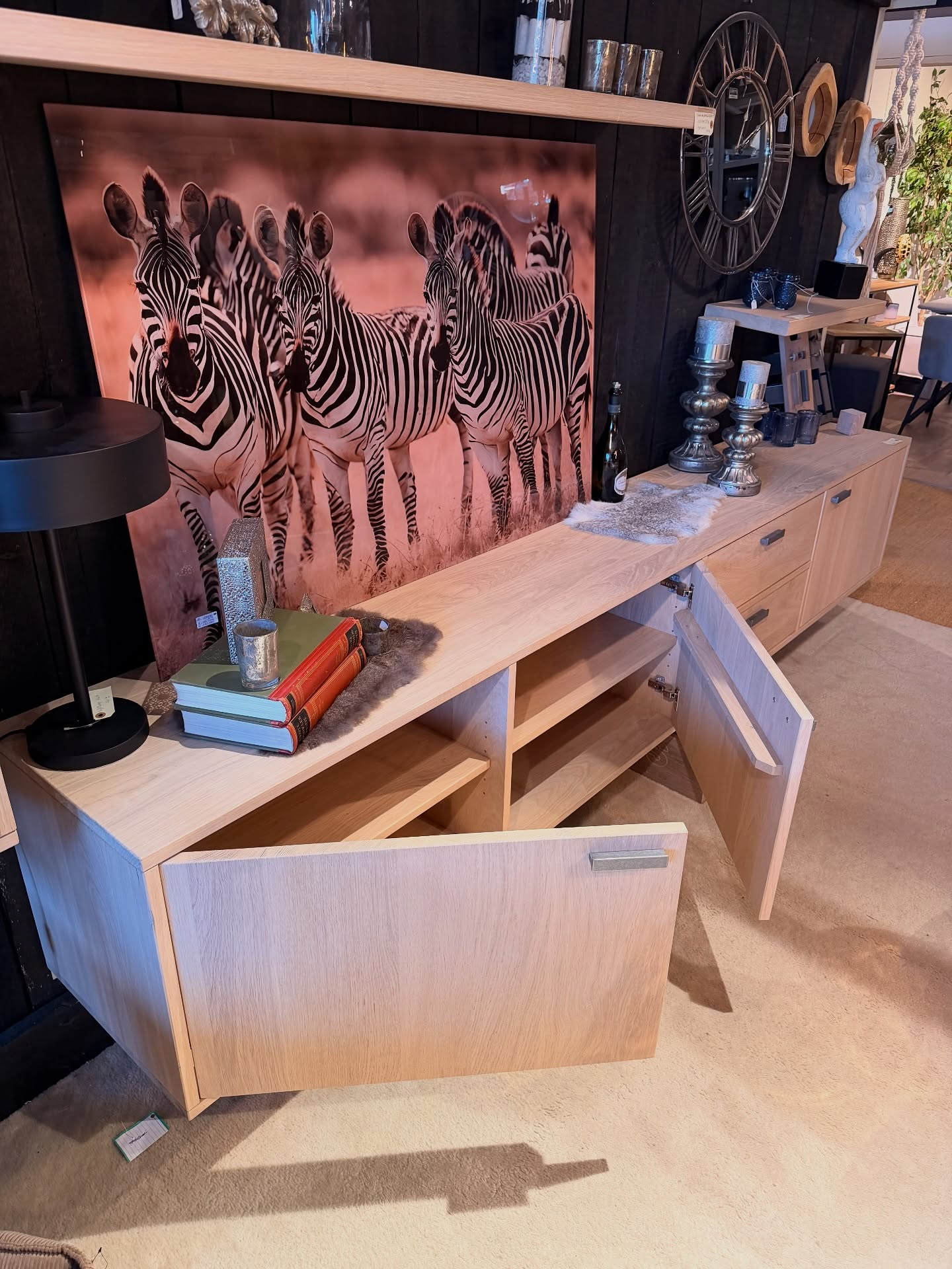 Buffet/meuble suspendu BKS - modèle de showroom - SUPER RÉDUCTION !