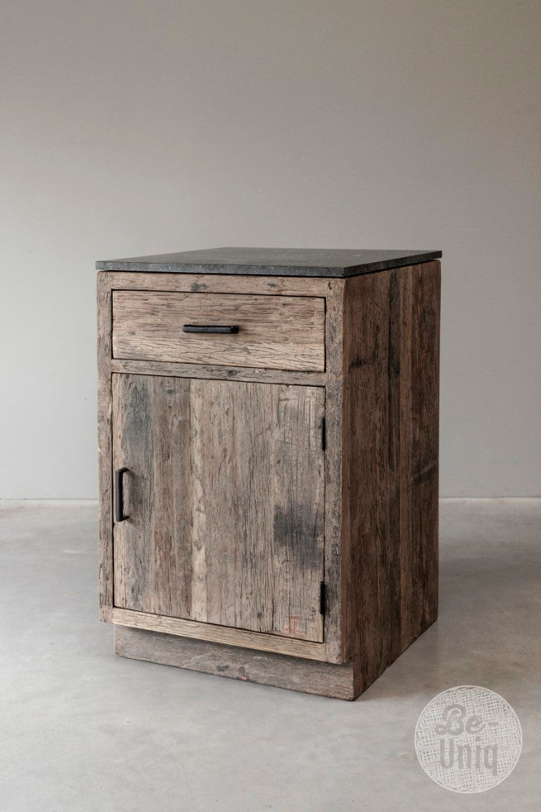 Cuisine de style campagnard - élément n° 04 - armoire 1 porte pour réfrigérateur - plateau inclus