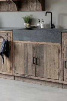 Cuisine de style campagnard - élément n° 04 - armoire 1 porte pour réfrigérateur - plateau inclus