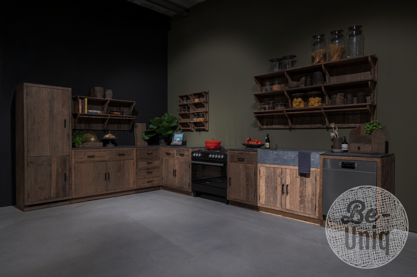 Cuisine de style campagnard - élément n° 04 - armoire 1 porte pour réfrigérateur - plateau inclus