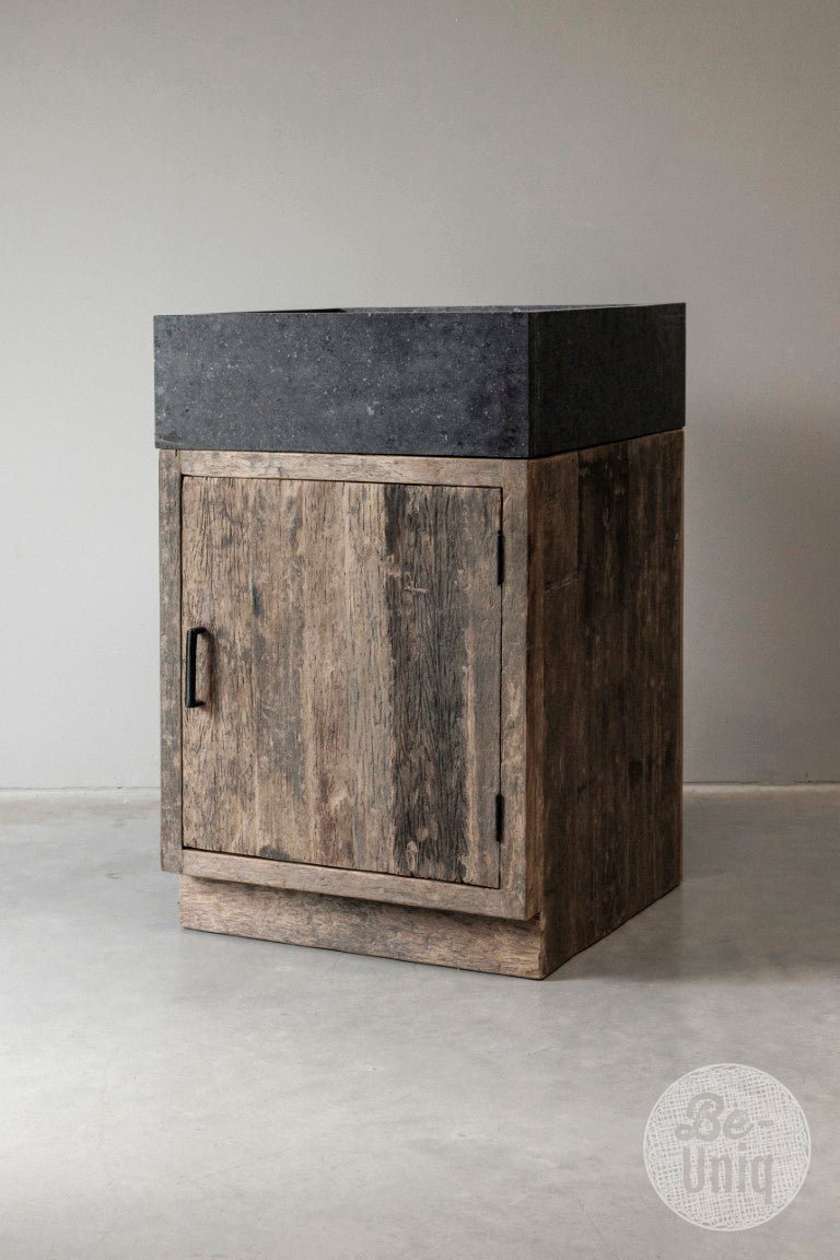 Cuisine de style campagnard - élément n° 04 - armoire 1 porte pour réfrigérateur - plateau inclus