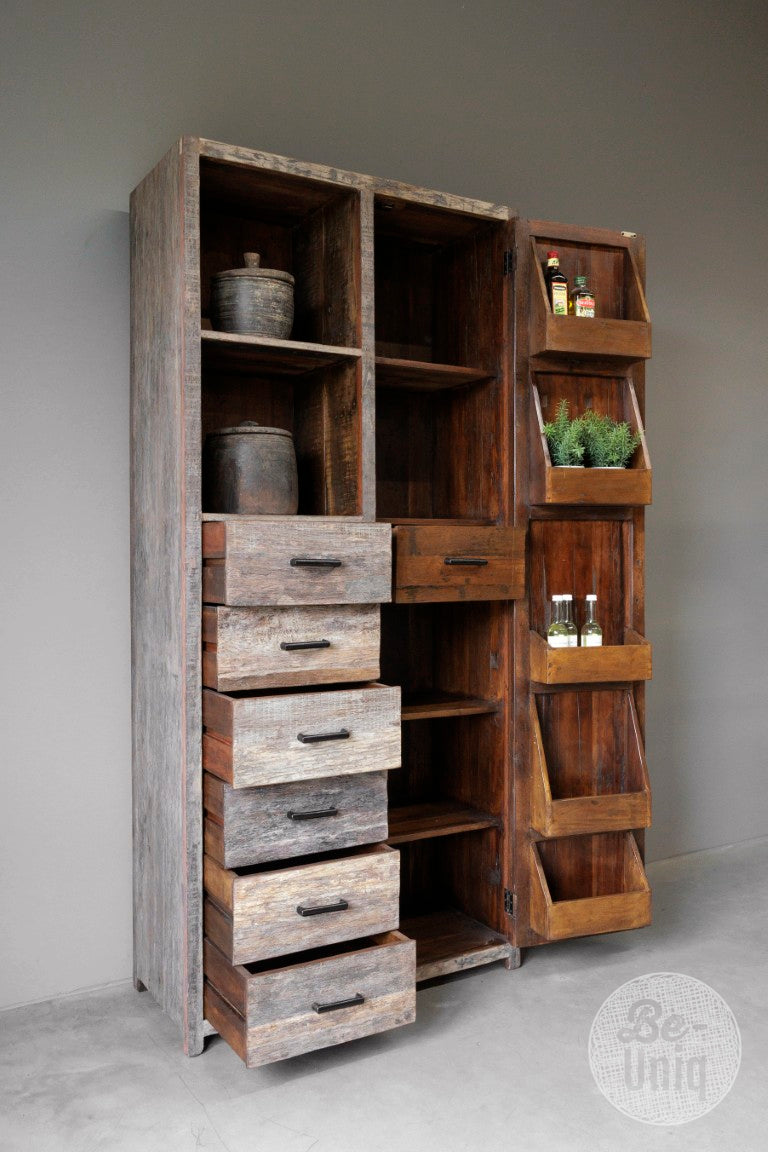 Landelijke keuken - voorraadkast Pantry oud hout