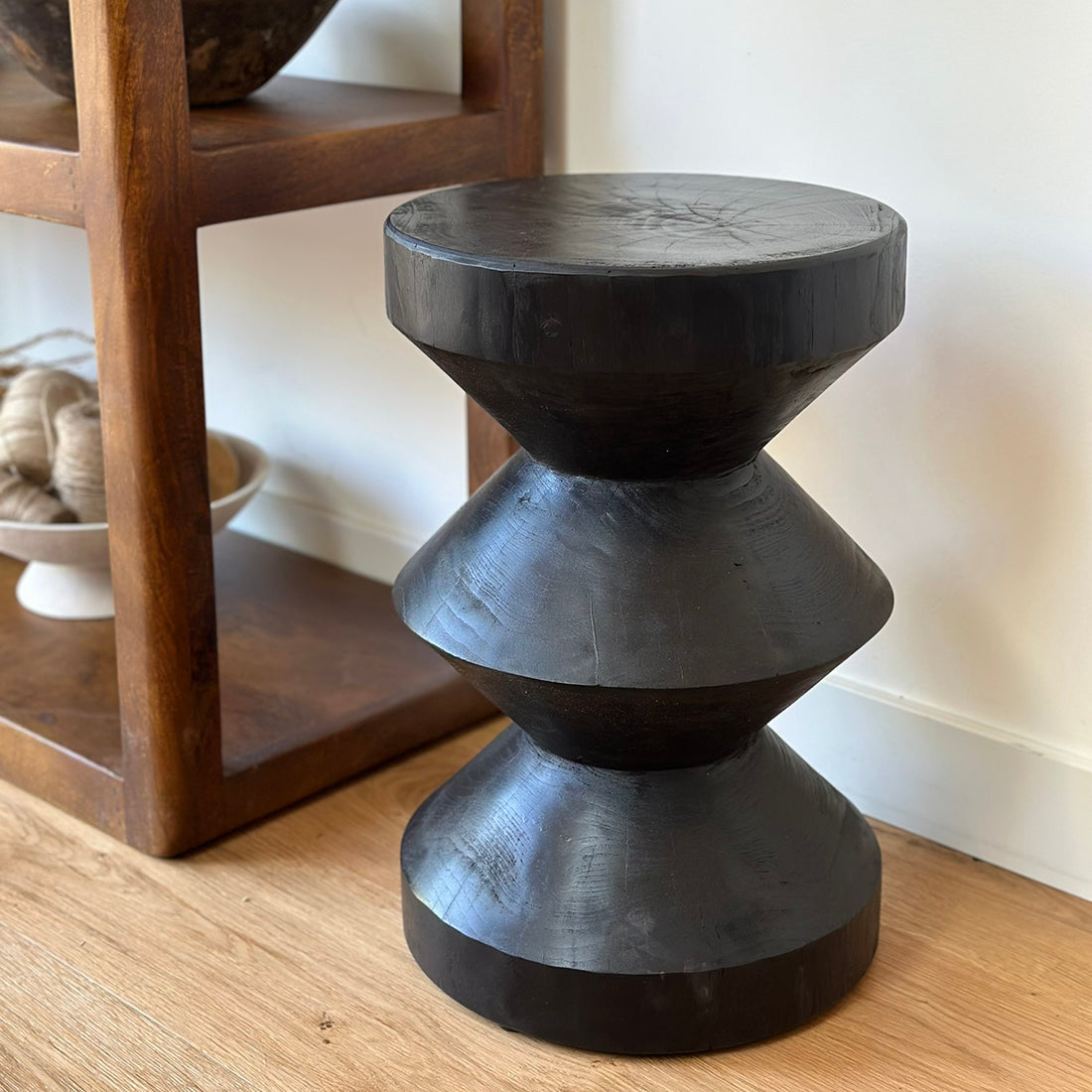 Table d’appoint Rizo teck noir - RAW