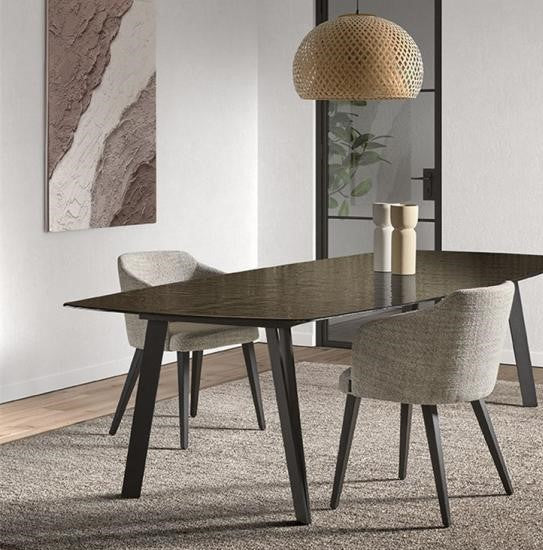 Fauteuil Amor, pieds en bois