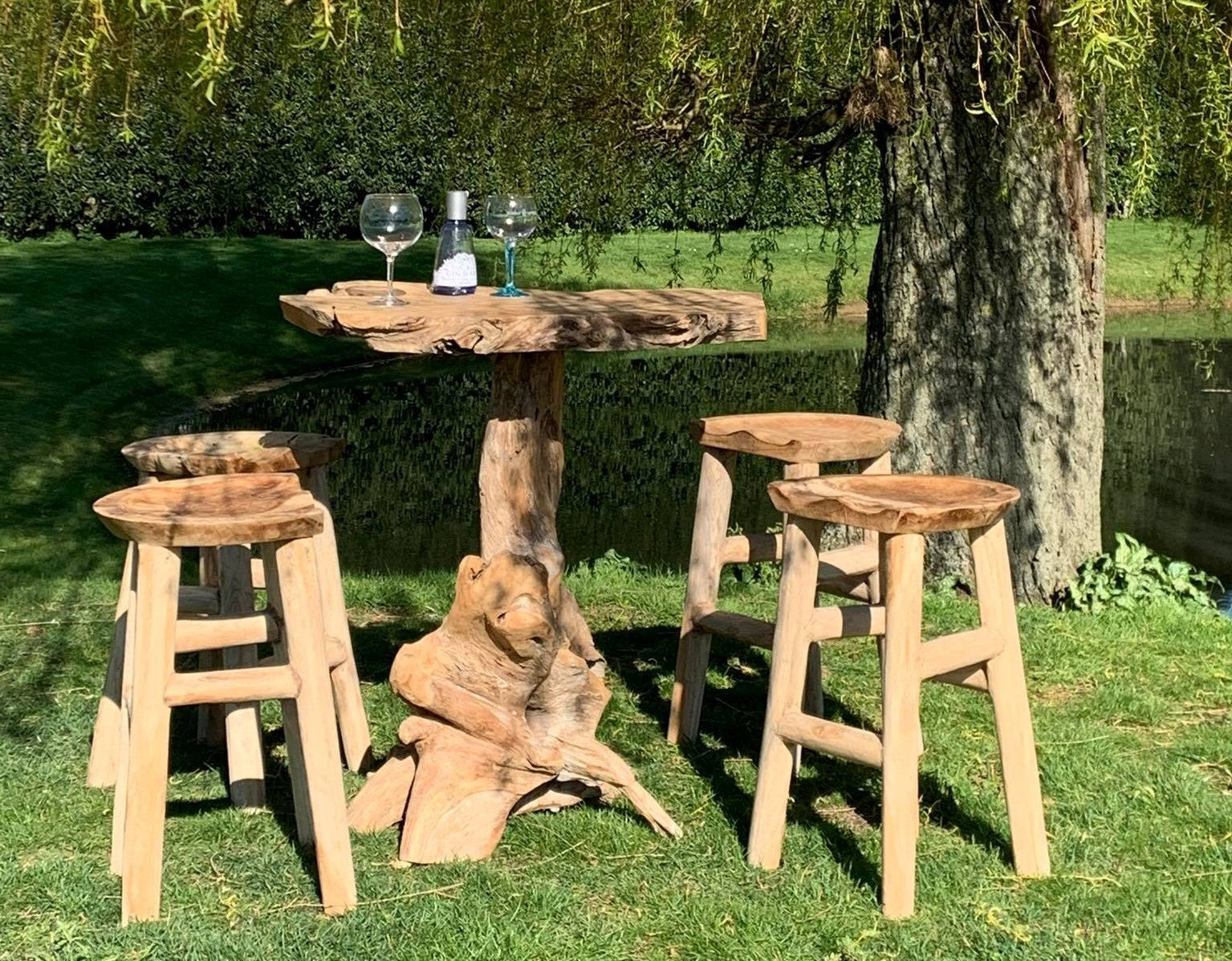 Boombarset root met 4 krukken uit wortelhout