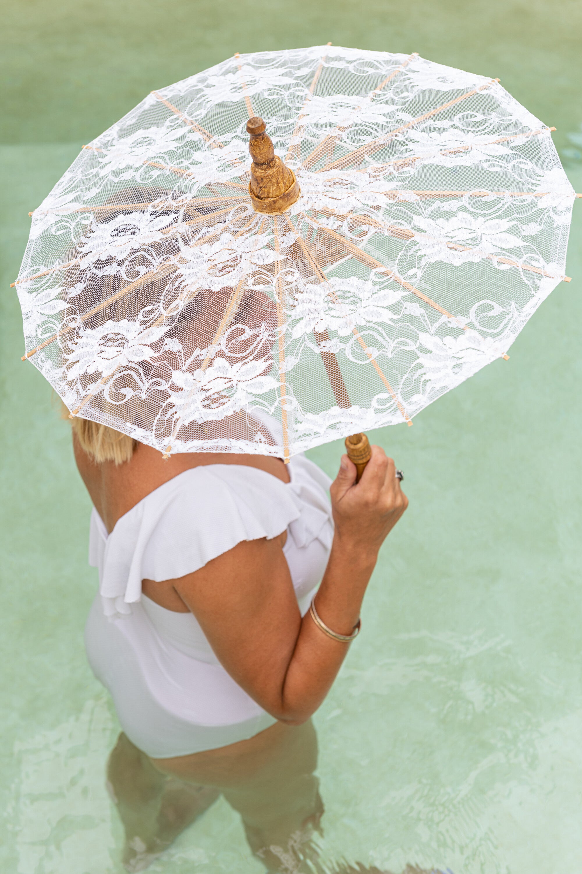 Parasol met patronen in kant - J-LINE