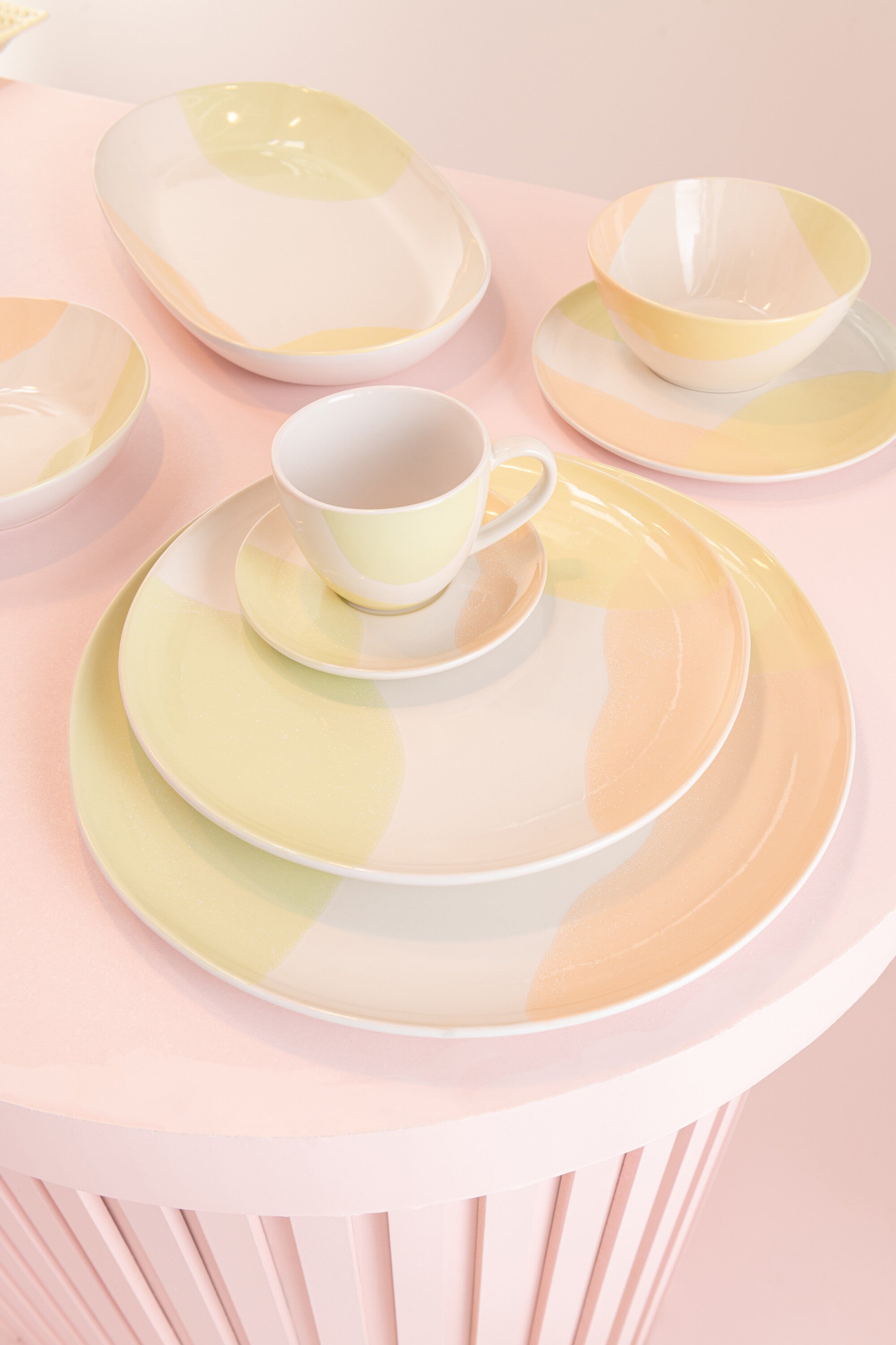 Assiette mixte ovale en porcelaine à pois - J-LINE
