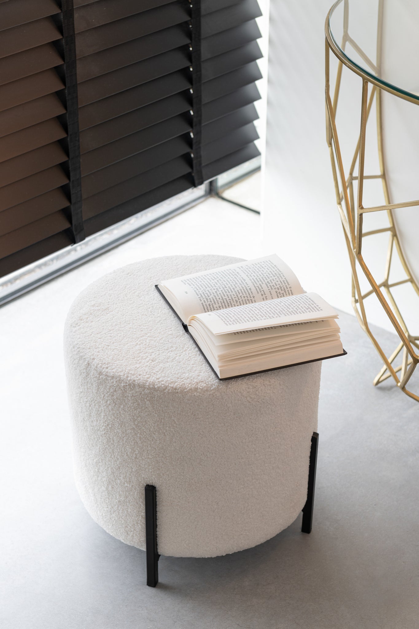 Poef bouclé triplex/polyester wit/zwart - J-LINE