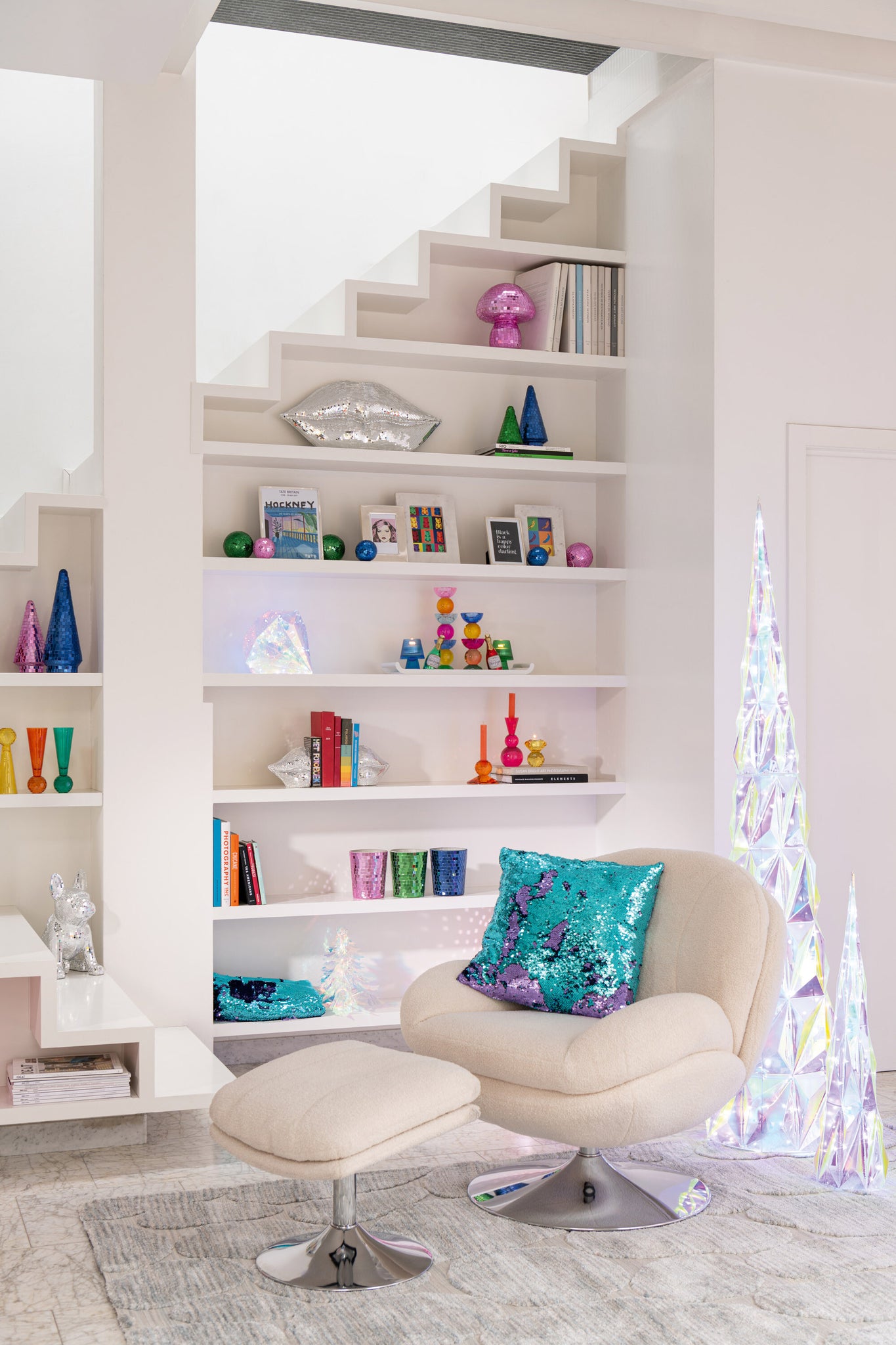 Fauteuil club + repose-pieds Lay - J-LINE