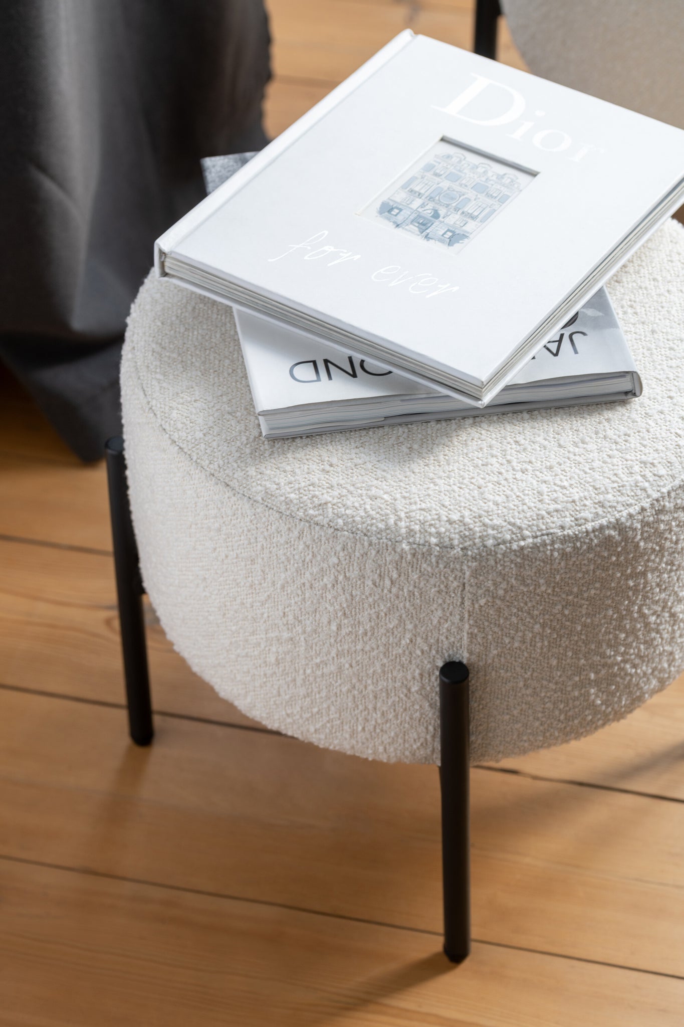 Poef bouclé triplex/polyester wit/zwart - J-LINE