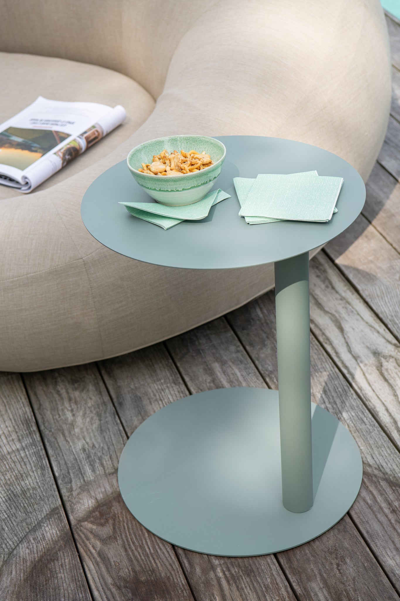 Bijzettafel rond metaal groen J-LINE