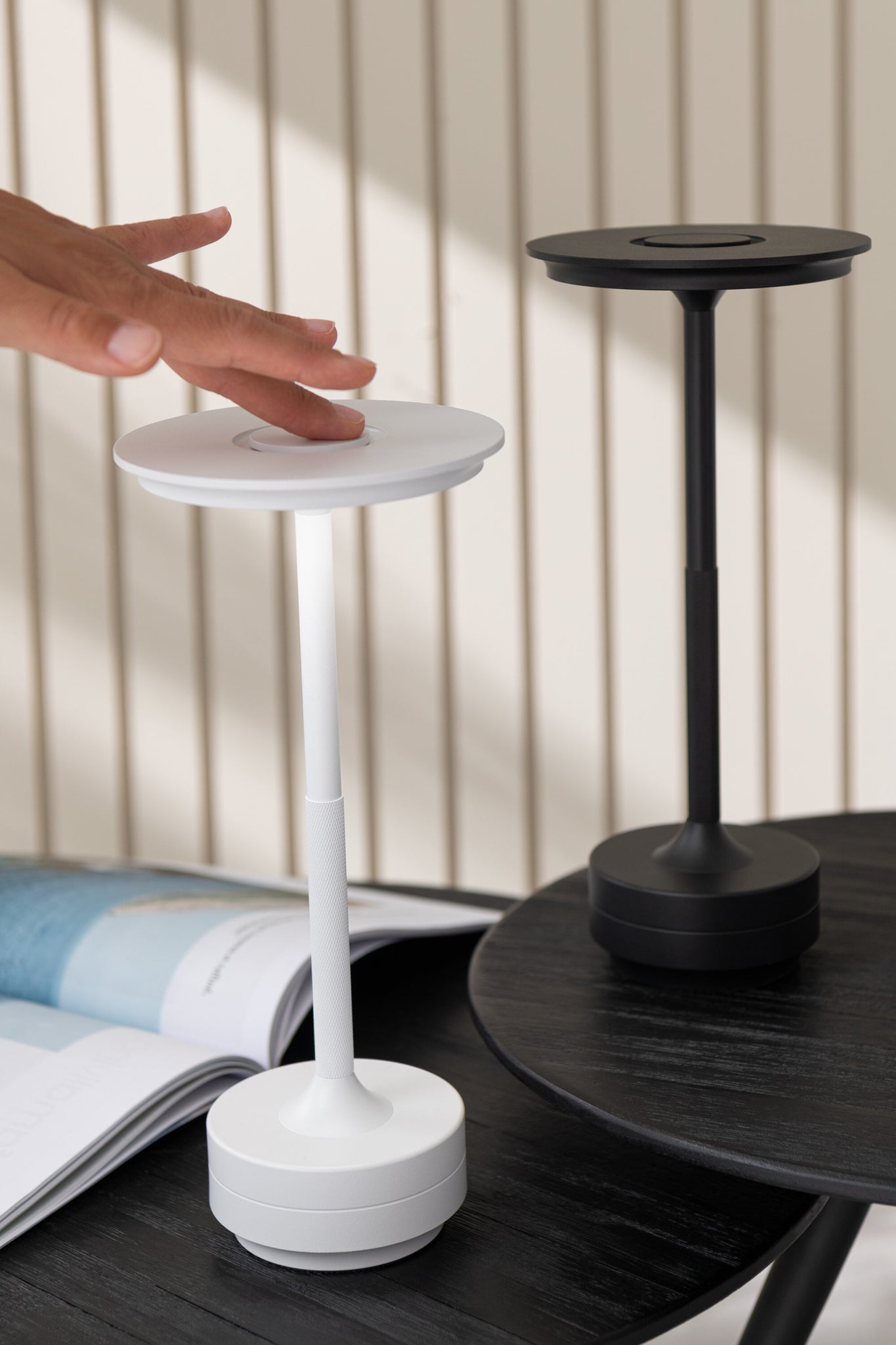 Lampe de table LED Touch Plastique Blanc - J-LINE