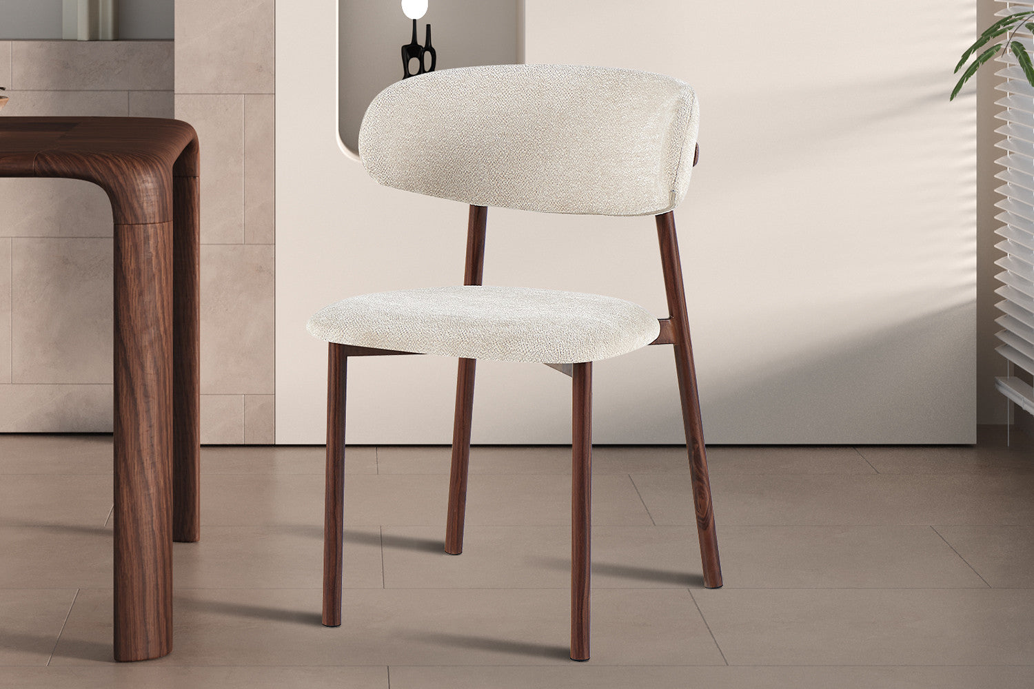 NIEUW - Stoel 'Coco' Walnoot - Stof Fabb Raven 24 Beige - RS