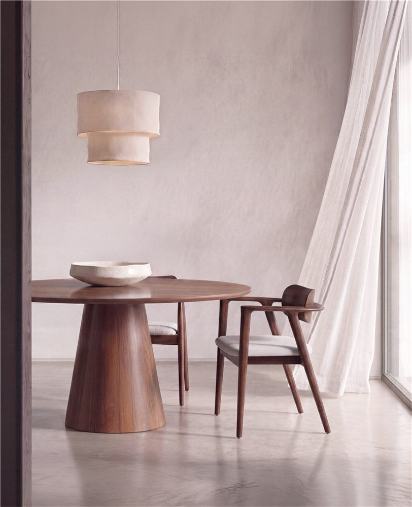 Armstoel James beige, houten poten es walnoot - VDC