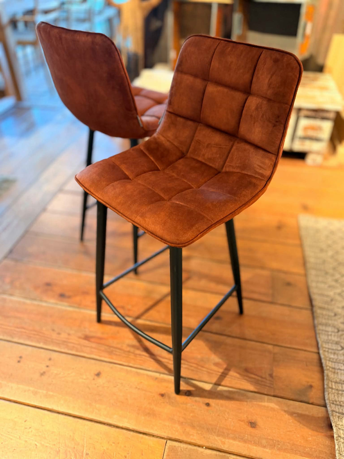 Counterstoel Jari rust - toonzaalmodel aan -50 % - DEZ - DE PRIJS = set van 4