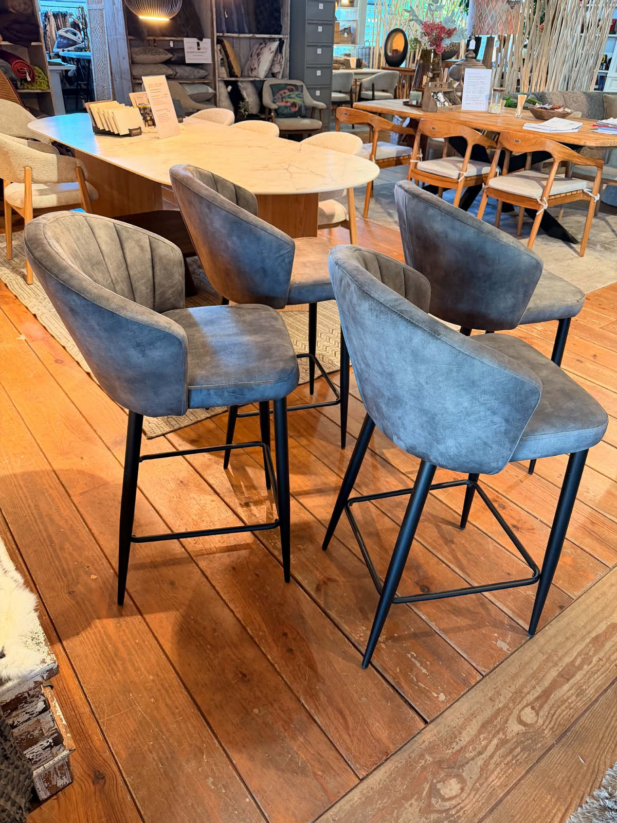 Counterstoel Loulou hunter - toonzaalmodel aan -50 % - DEZ - DE PRIJS = set van 4