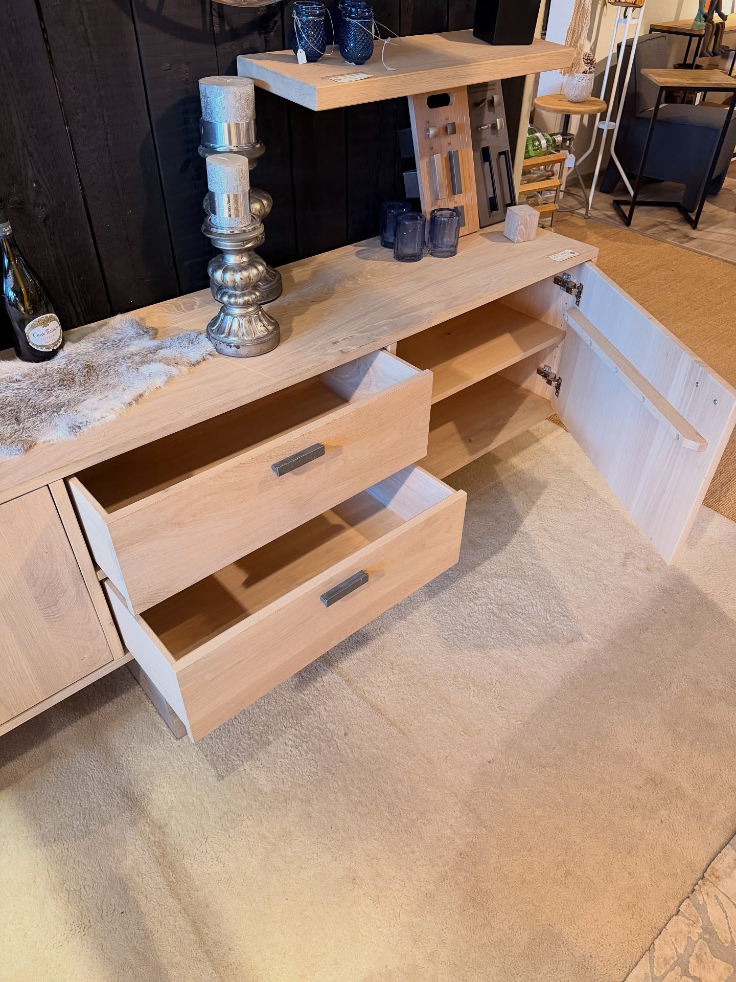 Buffet/meuble suspendu BKS - modèle de showroom - SUPER RÉDUCTION !