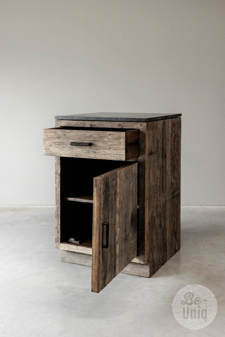 Cuisine de style campagnard - élément n° 04 - armoire 1 porte pour réfrigérateur - plateau inclus
