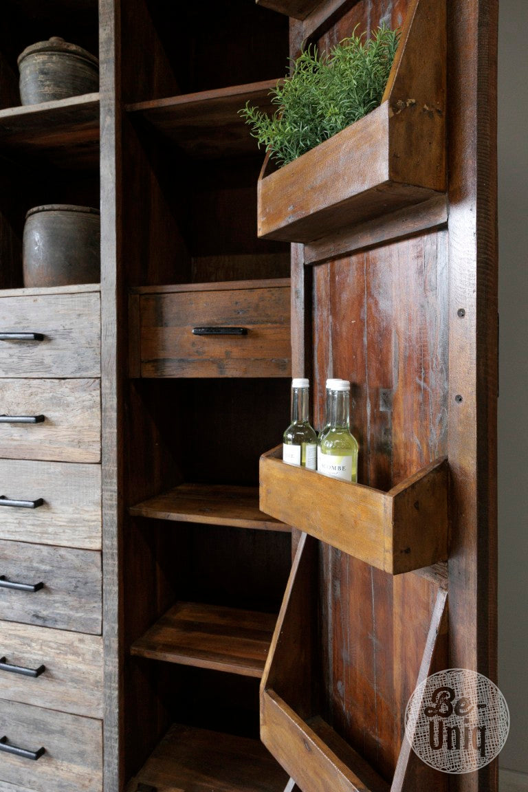 Landelijke keuken - voorraadkast Pantry oud hout