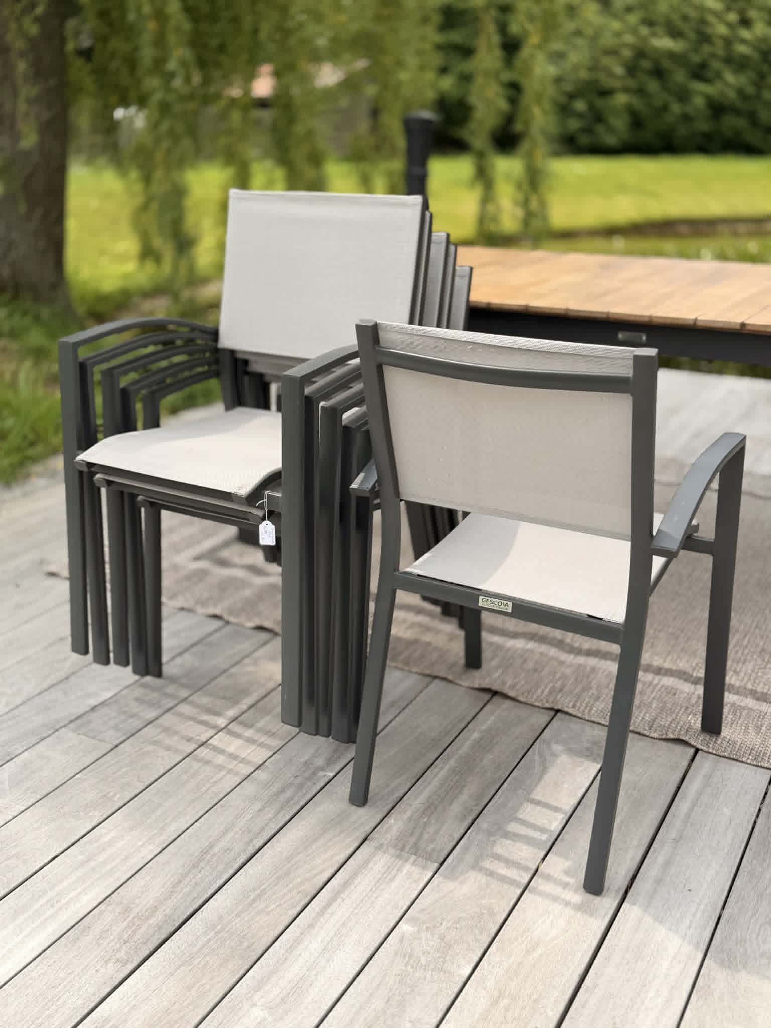 Outdoor set: tafel + 6 stoelen Ronda - LAATSTE STUK - TOONZAALMODEL AAN - 50% - ENKEL AFHALING