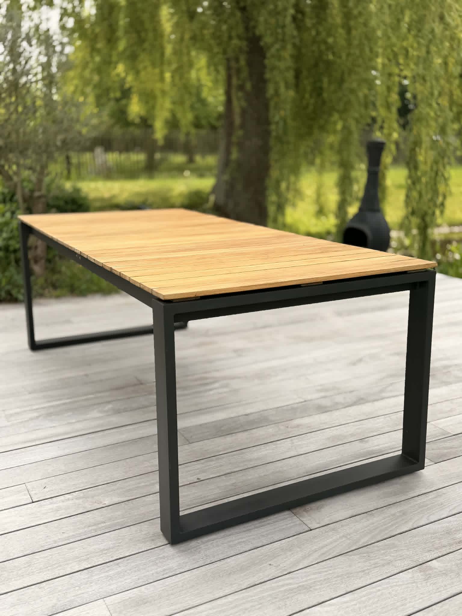 Outdoor set: tafel + 6 stoelen Ronda - LAATSTE STUK - TOONZAALMODEL AAN - 50% - ENKEL AFHALING