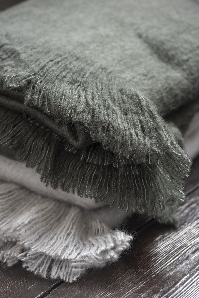 Plaid met franjes van polyester antraciet - J-LINE