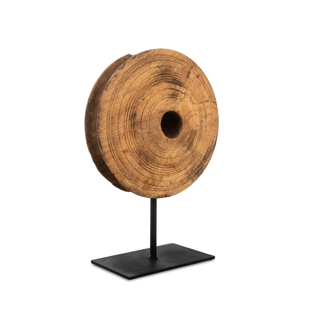 Houten sculptuur op standaard BNO