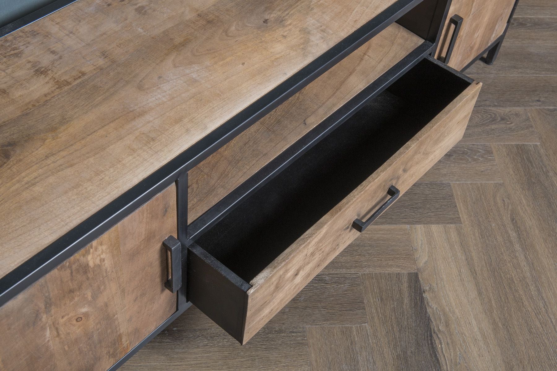 Tv dressoir Sturdy 150